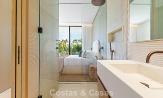 Villa de lujo de vanguardia en venta en una tranquila zona residencial de la Milla de Oro de Marbella 787217 