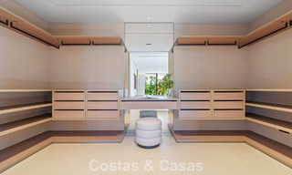 Villa de lujo de vanguardia en venta en una tranquila zona residencial de la Milla de Oro de Marbella 787229 