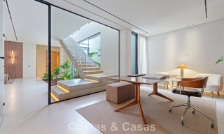 Villa de lujo de vanguardia en venta en una tranquila zona residencial de la Milla de Oro de Marbella 787241 