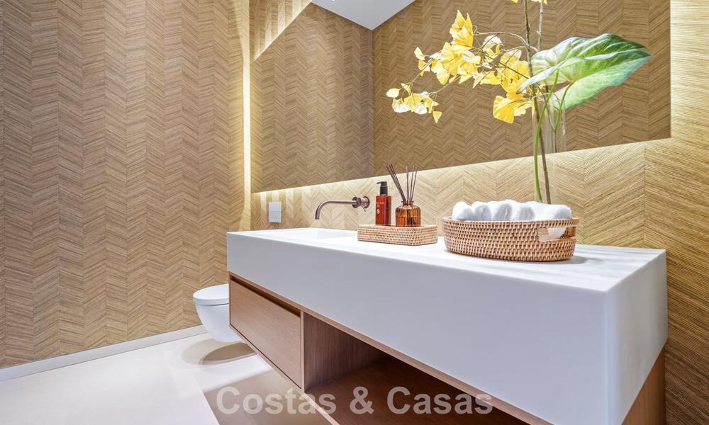 Villa de lujo de vanguardia en venta en una tranquila zona residencial de la Milla de Oro de Marbella 787243