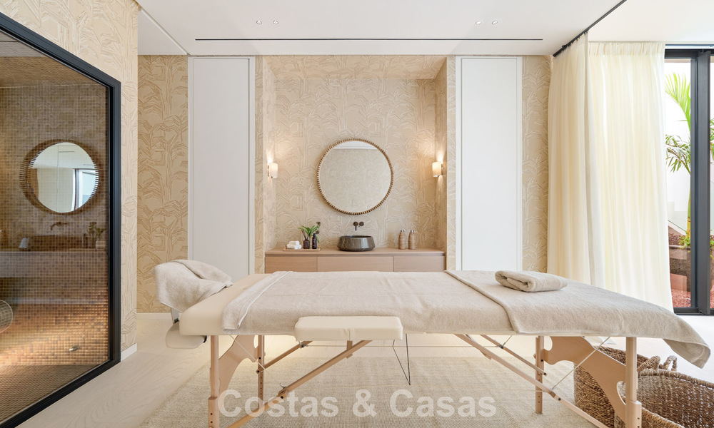 Villa de lujo de vanguardia en venta en una tranquila zona residencial de la Milla de Oro de Marbella 787248