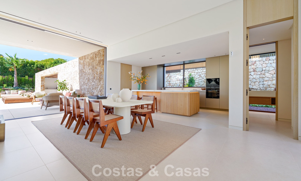 Villa de lujo de vanguardia en venta en una tranquila zona residencial de la Milla de Oro de Marbella 787249