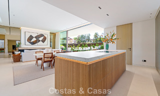 Villa de lujo de vanguardia en venta en una tranquila zona residencial de la Milla de Oro de Marbella 787251 