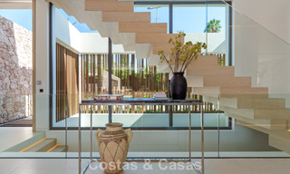 Villa de lujo de vanguardia en venta en una tranquila zona residencial de la Milla de Oro de Marbella 787254 