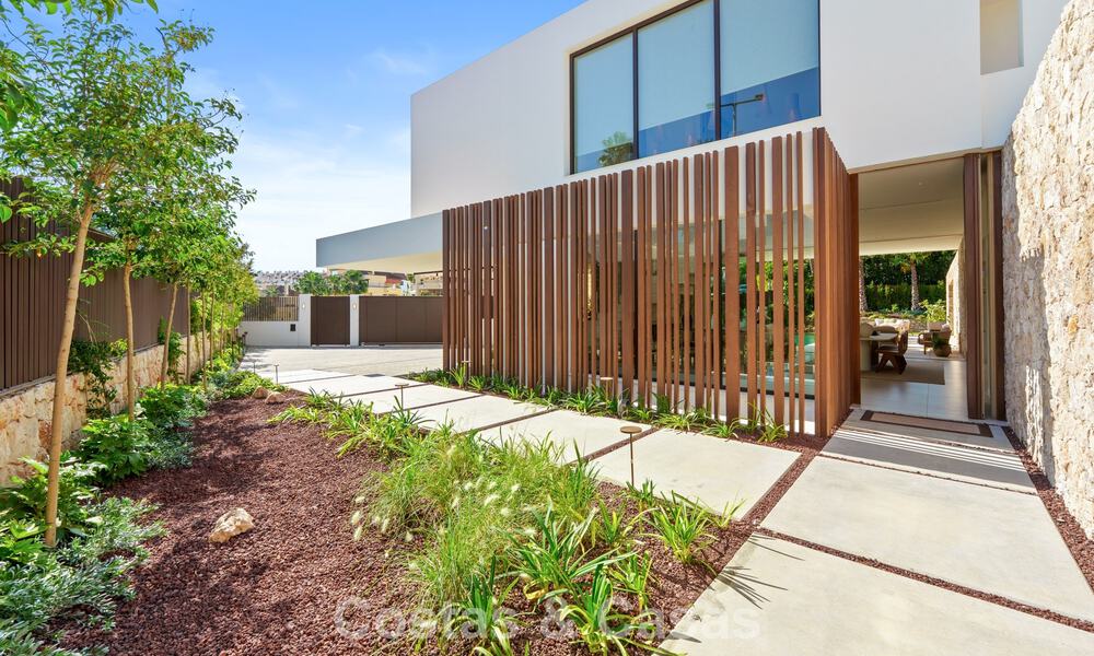 Villa de lujo de vanguardia en venta en una tranquila zona residencial de la Milla de Oro de Marbella 787255