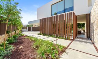 Villa de lujo de vanguardia en venta en una tranquila zona residencial de la Milla de Oro de Marbella 787255 