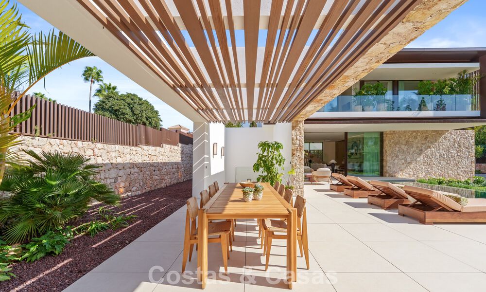 Villa de lujo de vanguardia en venta en una tranquila zona residencial de la Milla de Oro de Marbella 787260