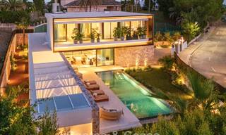 Villa de lujo de vanguardia en venta en una tranquila zona residencial de la Milla de Oro de Marbella 787265 