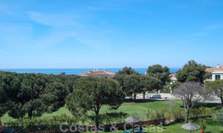 Apartamento en primera línea de golf con vistas espectaculares, en venta en Cabopino, Marbella - Costa del Sol 31605 
