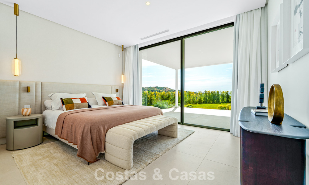 Sofisticada villa con vistas panorámicas en venta en una urbanización cerrada en La Quinta, Marbella - Benahavís 787307
