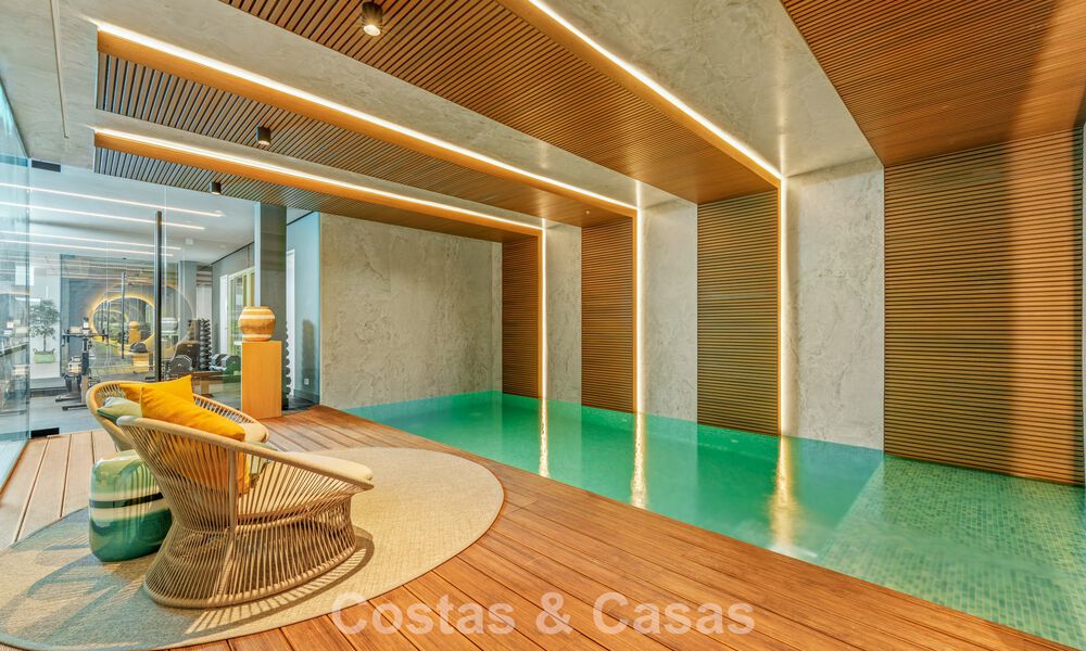 Sofisticada villa con vistas panorámicas en venta en una urbanización cerrada en La Quinta, Marbella - Benahavís 787317