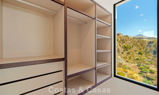 Sofisticada villa con vistas panorámicas en venta en una urbanización cerrada en La Quinta, Marbella - Benahavís 787319 