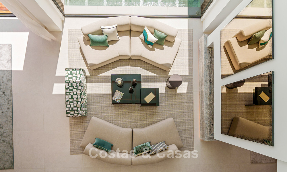 Sofisticada villa con vistas panorámicas en venta en una urbanización cerrada en La Quinta, Marbella - Benahavís 787348