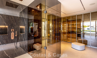 Exclusiva casa con vistas al mar en venta en un complejo moderno con seguridad 24 horas en la Milla de Oro de Marbella 787286 