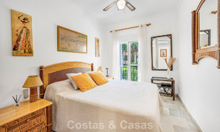 Espaciosa casa adosada en venta en una urbanización cerrada frente al mar al este de Marbella 787531 