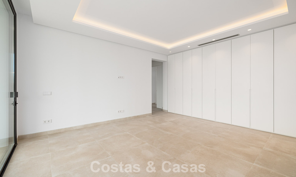 Villa contemporánea en venta a un paso de la playa y de todos los servicios en el centro de Marbella 787461