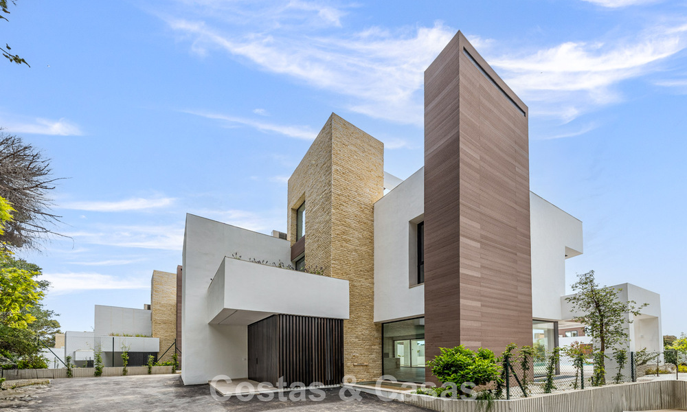 Villa contemporánea en venta a un paso de la playa y de todos los servicios en el centro de Marbella 787467