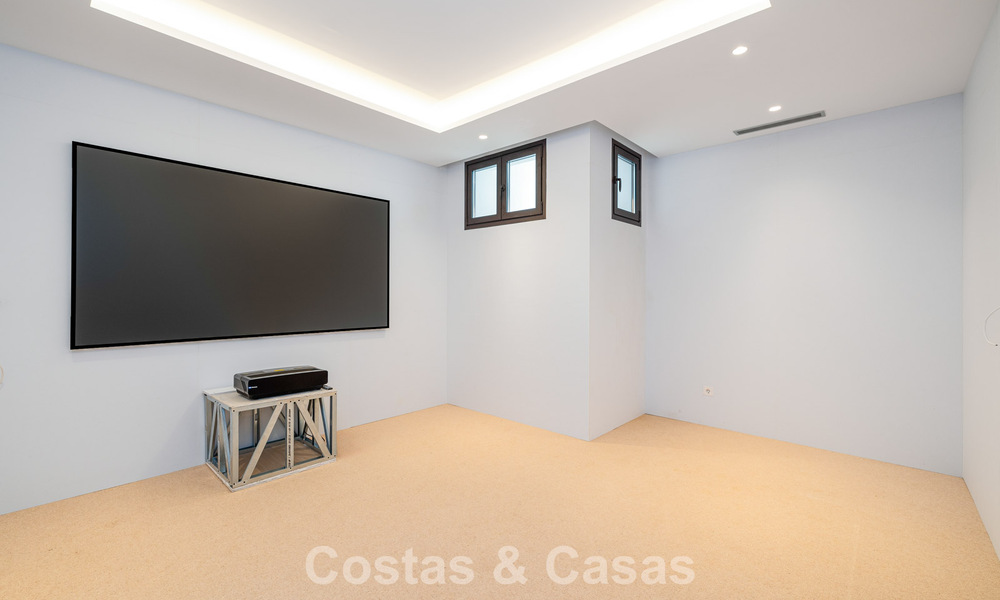 Villa contemporánea en venta a un paso de la playa y de todos los servicios en el centro de Marbella 787474