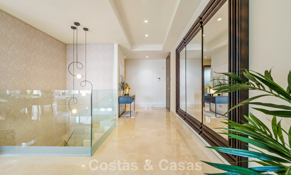 Lujoso apartamento con vistas al mar en venta en un complejo privilegiado de Sierra Blanca, en la Milla de Oro de Marbella 787570