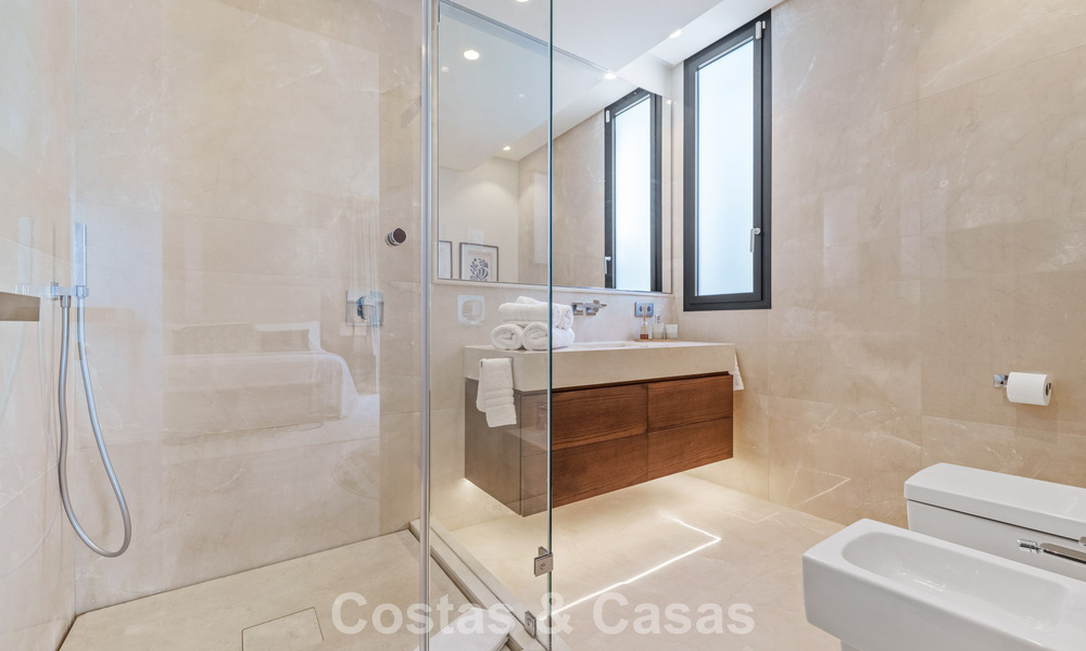 Lujoso apartamento con vistas al mar en venta en un complejo privilegiado de Sierra Blanca, en la Milla de Oro de Marbella 787578