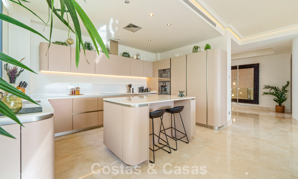 Lujoso apartamento con vistas al mar en venta en un complejo privilegiado de Sierra Blanca, en la Milla de Oro de Marbella 787586