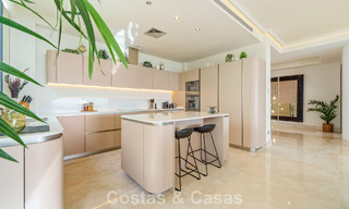 Lujoso apartamento con vistas al mar en venta en un complejo privilegiado de Sierra Blanca, en la Milla de Oro de Marbella 787586 