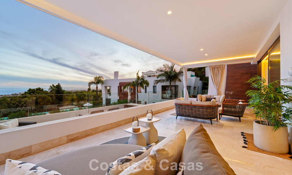 Lujoso apartamento con vistas al mar en venta en un complejo privilegiado de Sierra Blanca, en la Milla de Oro de Marbella 787599