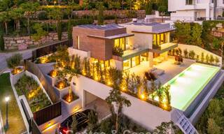 Lujosa villa de obra nueva, lista para entrar a vivir, en un prestigioso resort de golf de 5* en Marbella - Benahavís 787421 