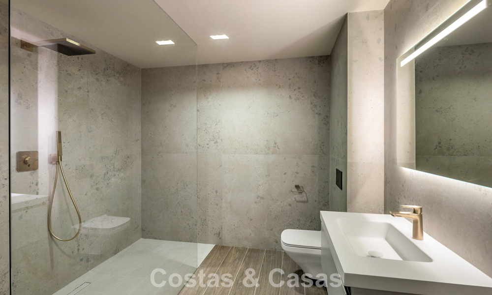 Lujosa villa de obra nueva, lista para entrar a vivir, en un prestigioso resort de golf de 5* en Marbella - Benahavís 787423