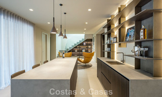 Lujosa villa de obra nueva, lista para entrar a vivir, en un prestigioso resort de golf de 5* en Marbella - Benahavís 787427 