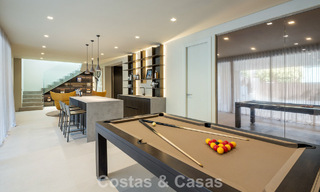 Lujosa villa de obra nueva, lista para entrar a vivir, en un prestigioso resort de golf de 5* en Marbella - Benahavís 787428 