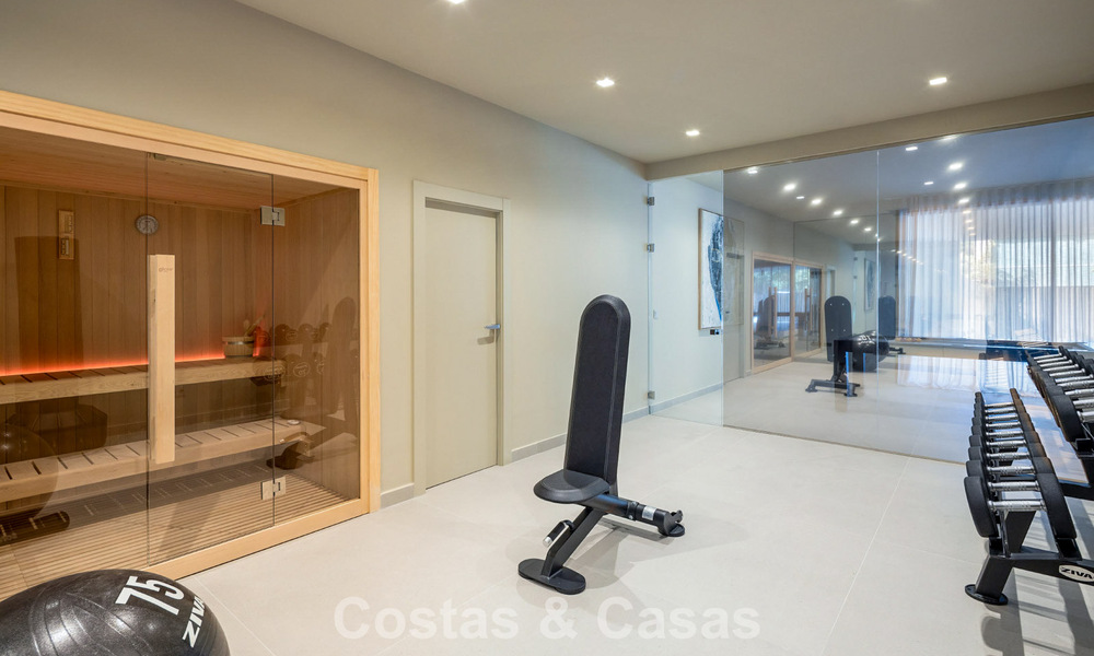 Lujosa villa de obra nueva, lista para entrar a vivir, en un prestigioso resort de golf de 5* en Marbella - Benahavís 787429