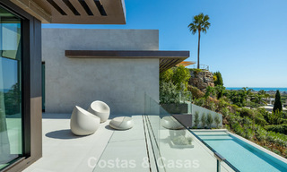 Lujosa villa de obra nueva, lista para entrar a vivir, en un prestigioso resort de golf de 5* en Marbella - Benahavís 787434 