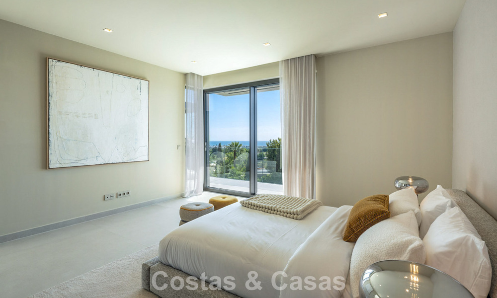 Lujosa villa de obra nueva, lista para entrar a vivir, en un prestigioso resort de golf de 5* en Marbella - Benahavís 787435