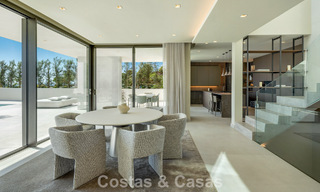 Lujosa villa de obra nueva, lista para entrar a vivir, en un prestigioso resort de golf de 5* en Marbella - Benahavís 787446 