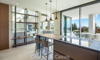 Lujosa villa de obra nueva, lista para entrar a vivir, en un prestigioso resort de golf de 5* en Marbella - Benahavís 787450 