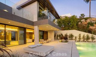 Lujosa villa de obra nueva, lista para entrar a vivir, en un prestigioso resort de golf de 5* en Marbella - Benahavís 787452 