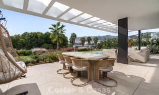 Moderna casa adosada en venta en un complejo de golf al este del centro de Marbella 787943 