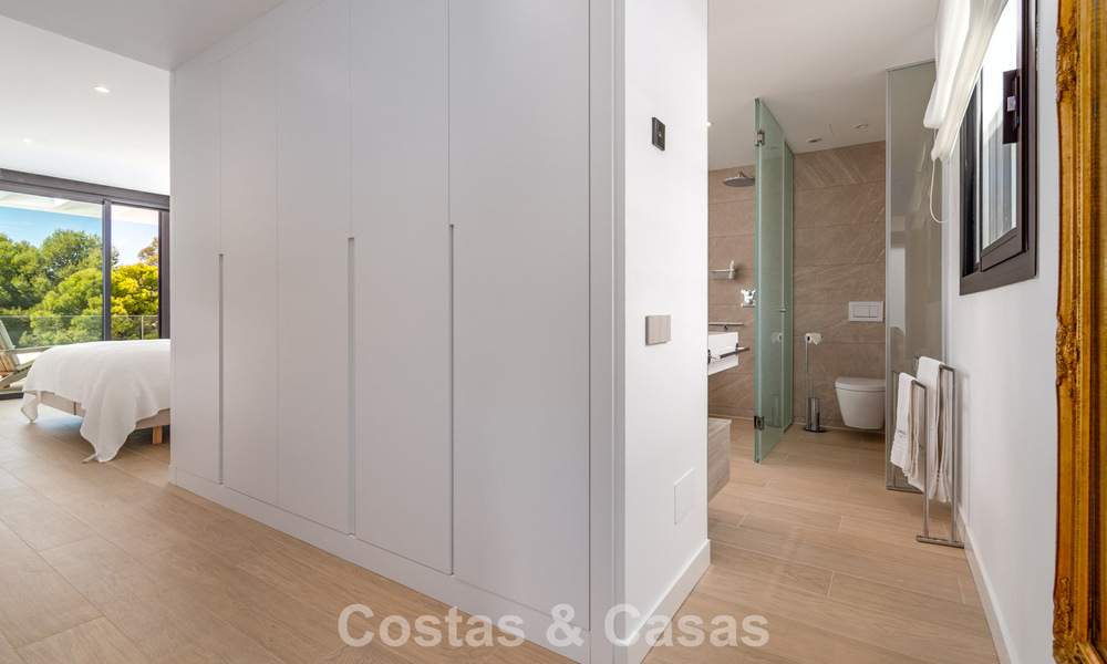 Moderna casa adosada en venta en un complejo de golf al este del centro de Marbella 787951