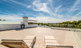 Moderna casa adosada en venta en un complejo de golf al este del centro de Marbella 787962 
