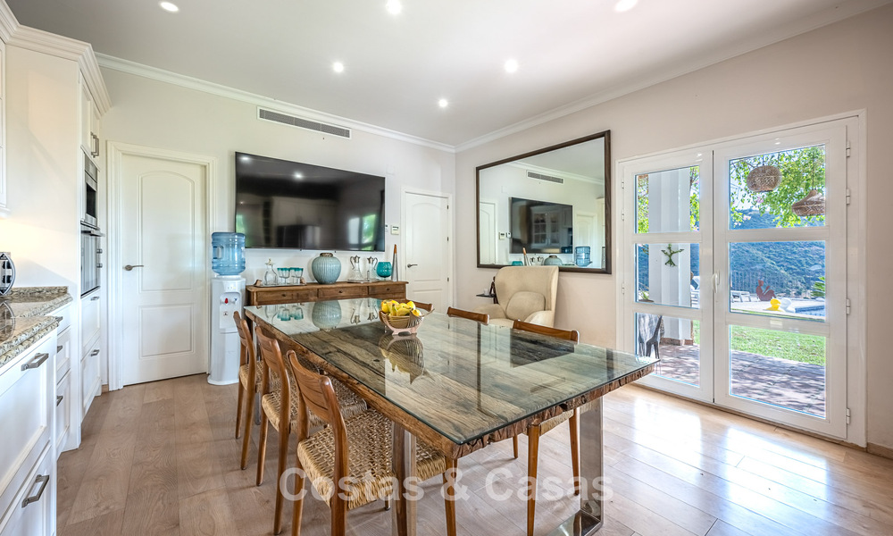 Villa de lujo mediterránea con vistas panorámicas en venta, ubicada en las verdes colinas de Marbella - Benahavís 789885