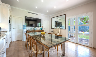 Villa de lujo mediterránea con vistas panorámicas en venta, ubicada en las verdes colinas de Marbella - Benahavís 789885 