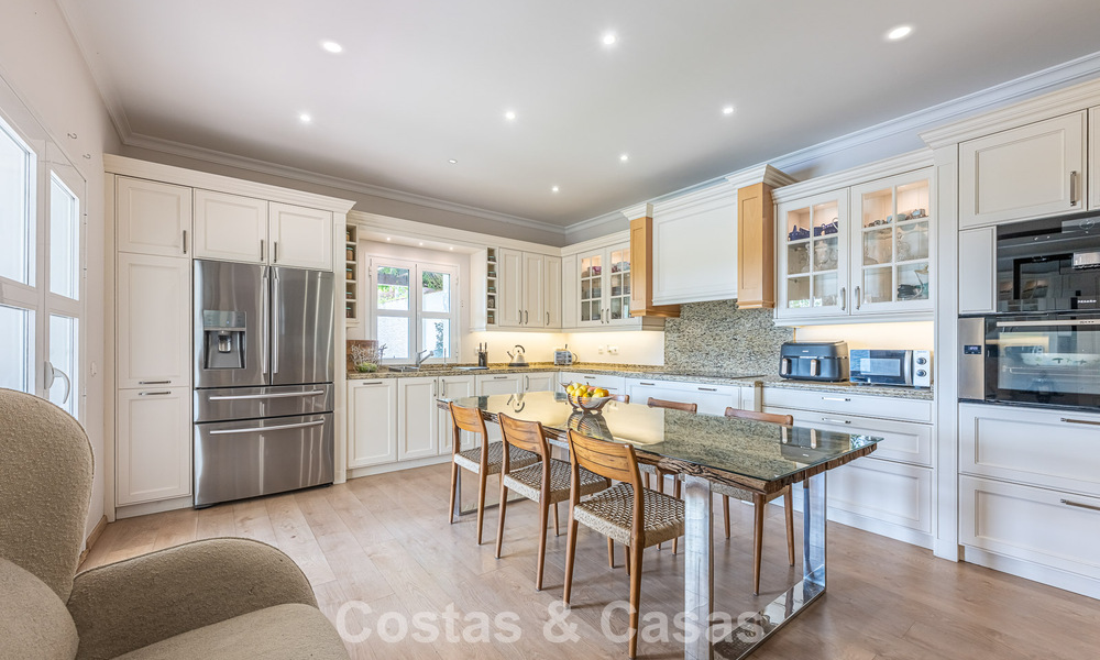 Villa de lujo mediterránea con vistas panorámicas en venta, ubicada en las verdes colinas de Marbella - Benahavís 789886