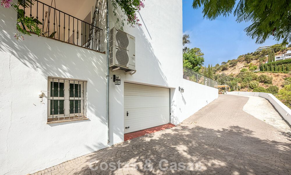 Villa de lujo mediterránea con vistas panorámicas en venta, ubicada en las verdes colinas de Marbella - Benahavís 789888