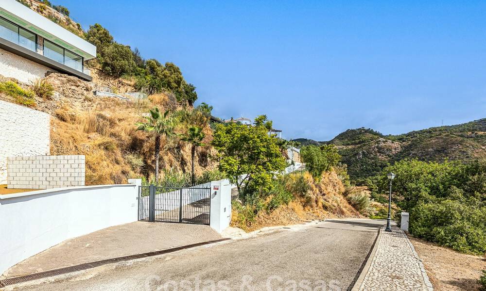Villa de lujo mediterránea con vistas panorámicas en venta, ubicada en las verdes colinas de Marbella - Benahavís 789890