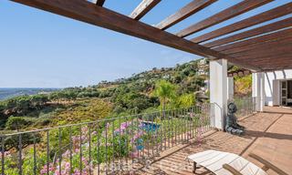 Villa de lujo mediterránea con vistas panorámicas en venta, ubicada en las verdes colinas de Marbella - Benahavís 789908 