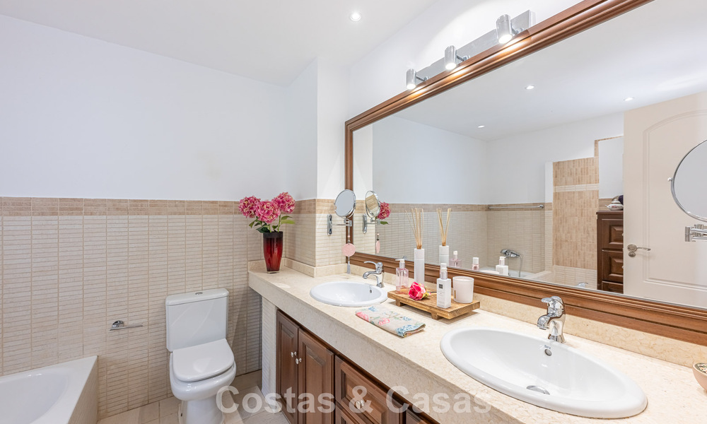 Villa de lujo mediterránea con vistas panorámicas en venta, ubicada en las verdes colinas de Marbella - Benahavís 789914