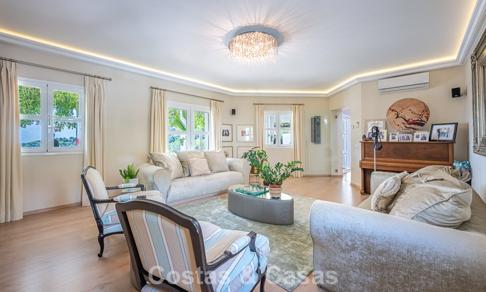 Villa de lujo mediterránea con vistas panorámicas en venta, ubicada en las verdes colinas de Marbella - Benahavís 789917