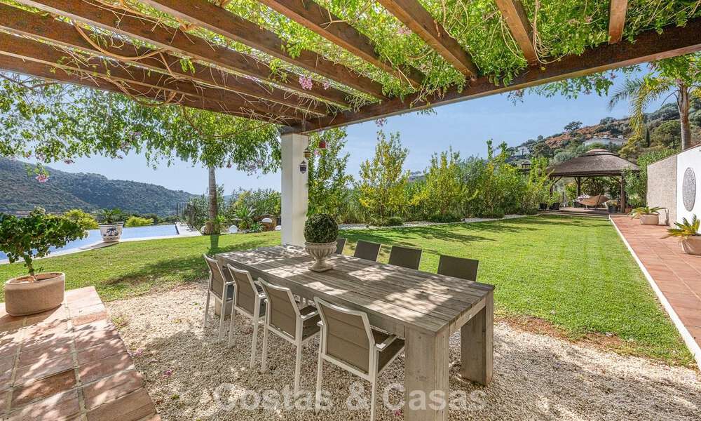 Villa de lujo mediterránea con vistas panorámicas en venta, ubicada en las verdes colinas de Marbella - Benahavís 789921