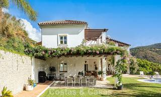 Villa de lujo mediterránea con vistas panorámicas en venta, ubicada en las verdes colinas de Marbella - Benahavís 789924 